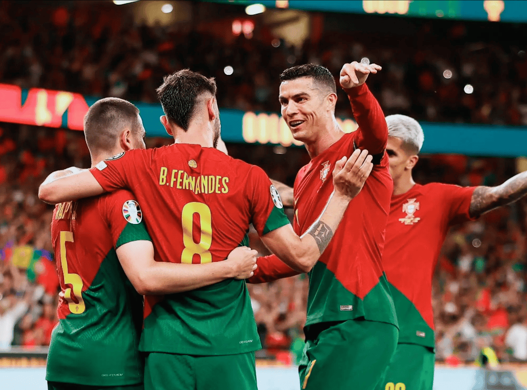  赛后法兰克福备战葡超，队长鼓劲细节曝光，态度坚定，细节决定成败