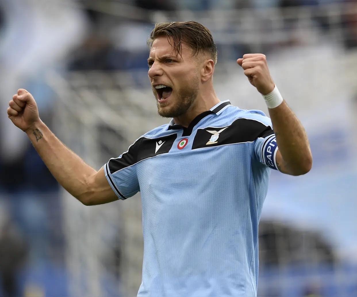  阿贾克斯迎战阿尔梅勒 