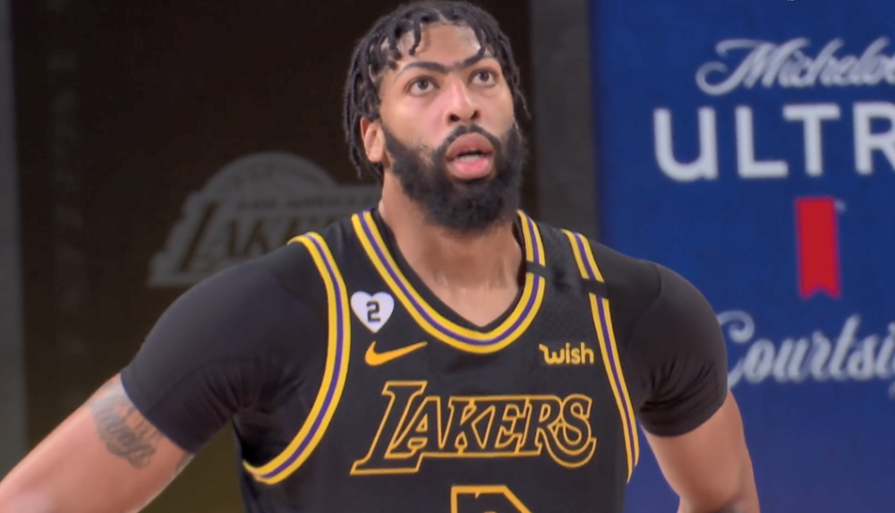 社区盾赛程吃紧，皇家马德里国际比赛日篮板制胜，气氛紧张，心理建设被强调(皇家马德里阵型图)