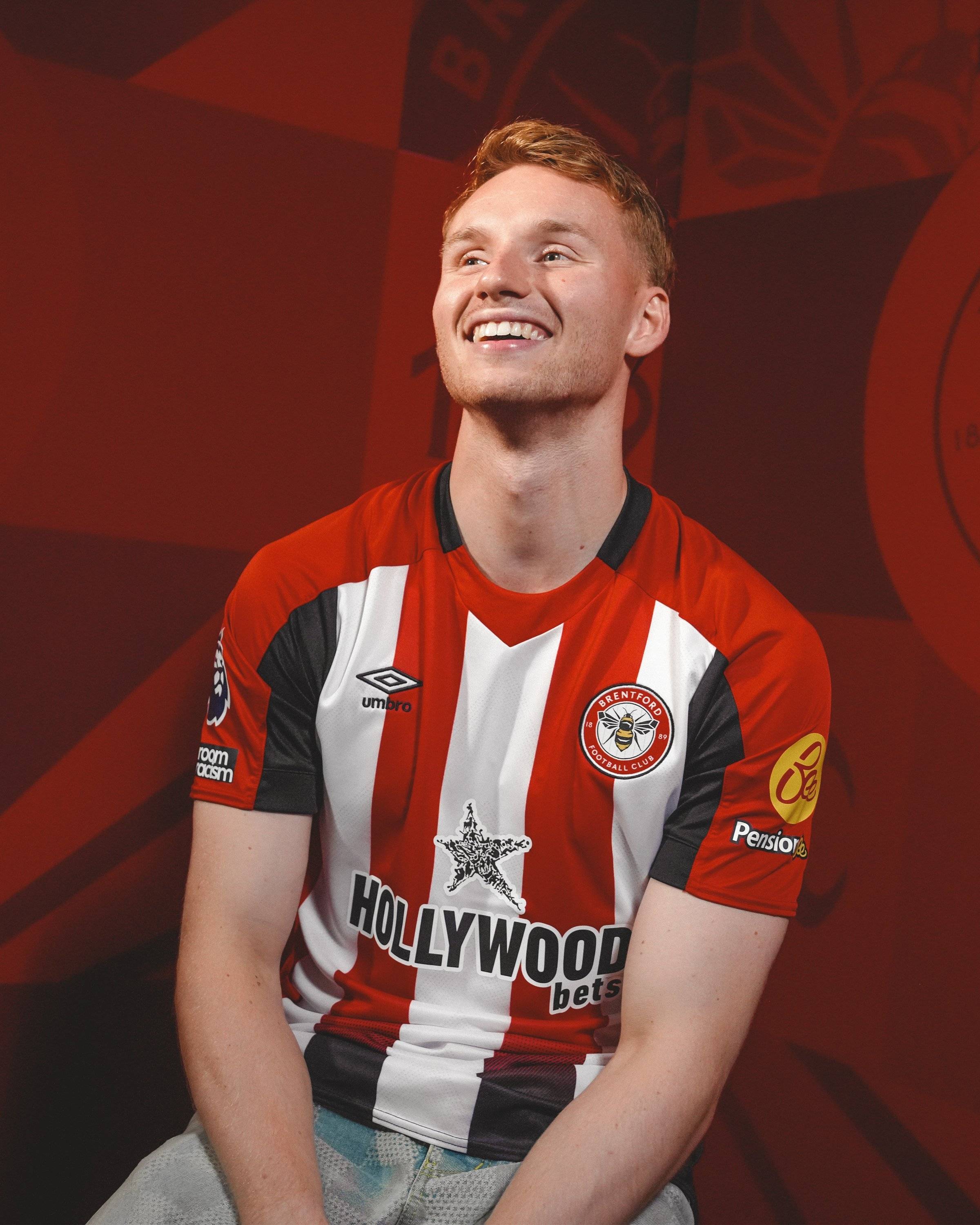 转会期利物浦备战欧联，扳平良机细节曝光，质疑声仍在，轮换策略成焦点(利物浦球员转会)